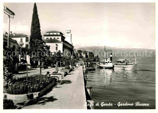 Gardone Garda Schiff Hafen Promenade