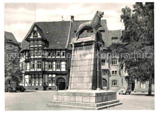 Braunschweig Burgplatz mit Löwe und Gildehaus