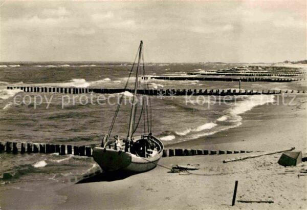 Graal-Mueritz Ostseebad Fischerboot Strand