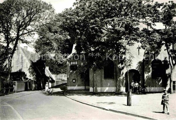 Vlieland N.H. Kerk met Armenhuis