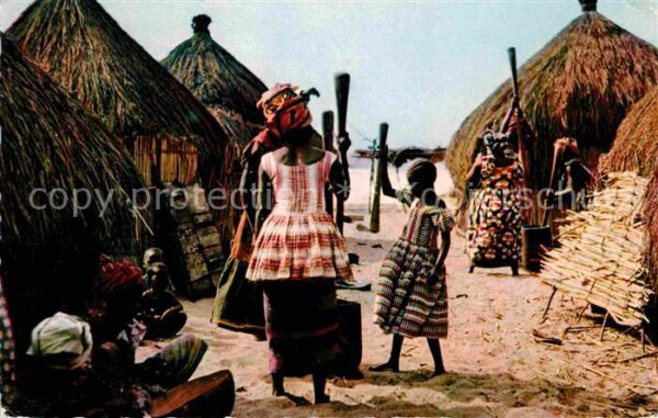 Typen Afrika Pileuses Women grinding
