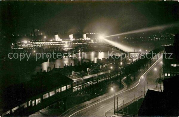 Dampfer Oceanliner Hamburg Hafen