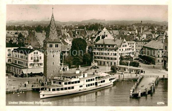Motorschiffe Deutschland Lindau Bodensee Hafen Hotel