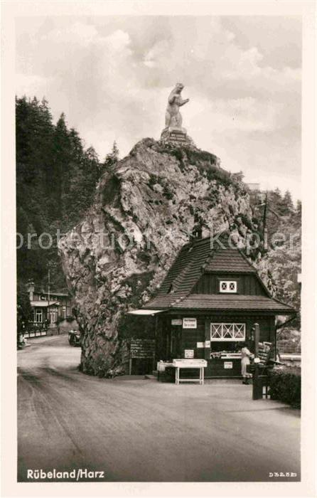 Ruebeland Harz Höhlenbär vor dem Eingang zur Hermannsh