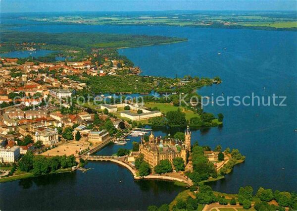 Schwerin Mecklenburg Schloss Alter Garten Staatstheater Muse