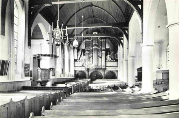 Strijen Hervormde Dorpskerk innen