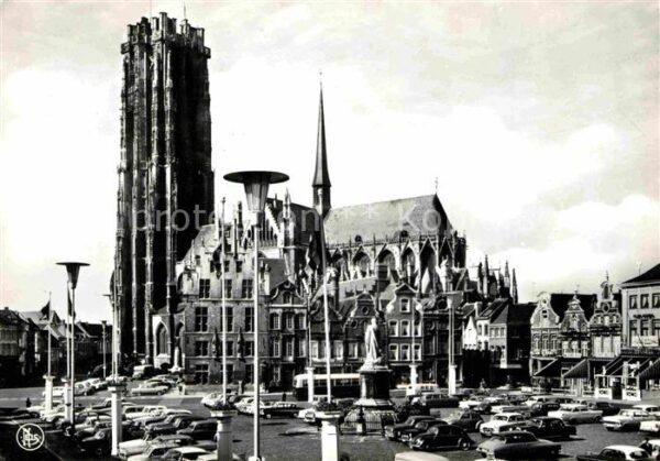 Mechelen Malines Grote Markt en Hoofdkerk