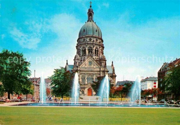 Mainz Rhein Christuskirche und Brunnen