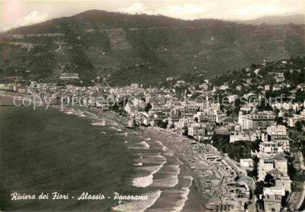 ALASSIO Savona Liguria IT Fliegeraufnahme mit Strand