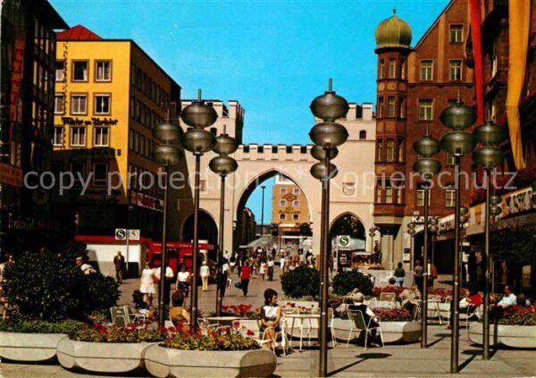 Muenchen Neuhauser Strasse und Karlstor