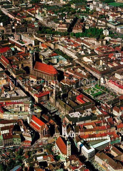 Muenchen Fliegeraufnahme Stadtzentrum Rathaus Ma