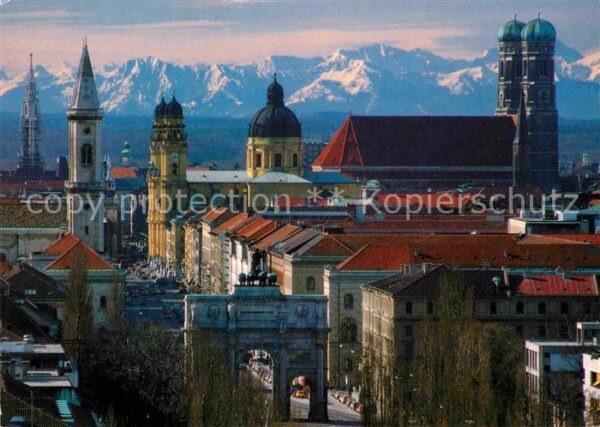 Muenchen Ludwigs- Theatiner- und Frauenkirche mi