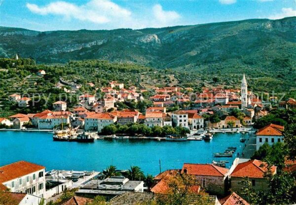 Jelsa Kroatien Ortsansicht mit Hafen