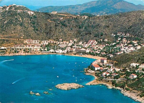 Rosas Costa Brava Cataluna Cala Canyellas vista aerea