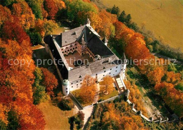 Stans Tirol Schloss Tratzberg Herbststimmung Fliege