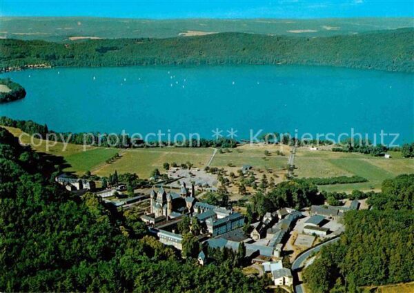 Maria Laach Glees Benediktinerabtei am Laacher See Fliege