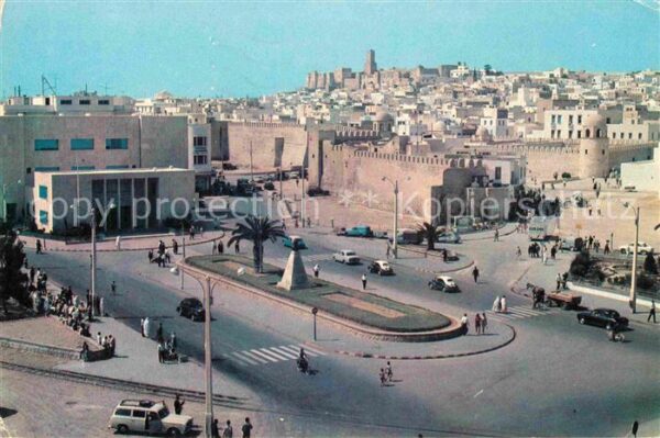 SOUSSE  Tunesie Place Farhat Hached et les remparts de
