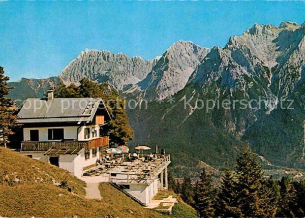Mittenwald Bayern Kranzberg Haus mit Tiefkarspitze und Wö