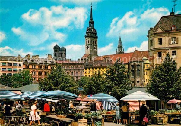 Muenchen Viktualienmarkt Frauenkirche