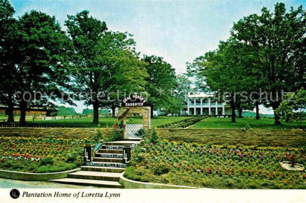 Saenger Band Loretta Lynn Plantation Home
