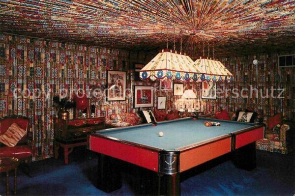 Persoenlichkeiten Elvis Presley Graceland Memphis Pool Ro