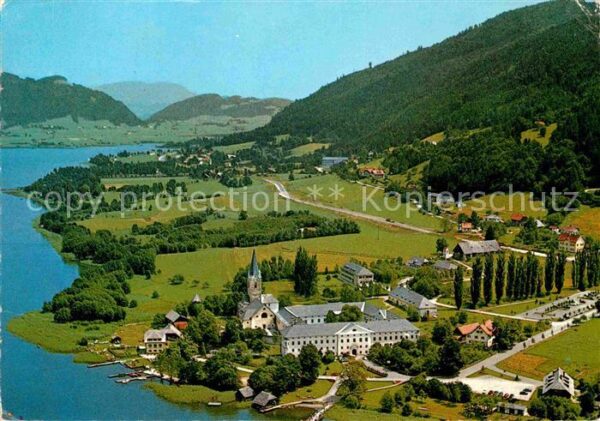Ossiach Fliegeraufnahme mit See und Stiftskirch
