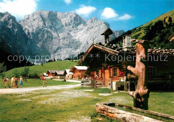 Ahornboden Eng-Almen im Karwendelgebirg mit Gruben