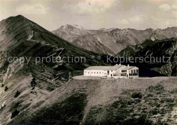 Kleinwalsertal Kanzelwandbahn Bergstation mit Nebelhor