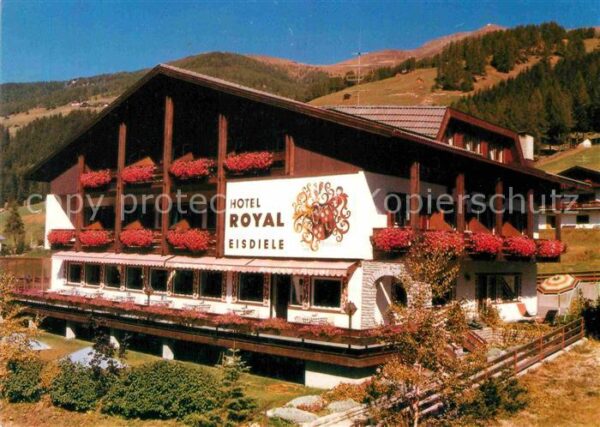 Sexten Sesto Suedtirol Hotel Royal Eisdiele Familie Watschinge