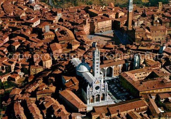 Siena Fliegeraufnahme mit Kirche