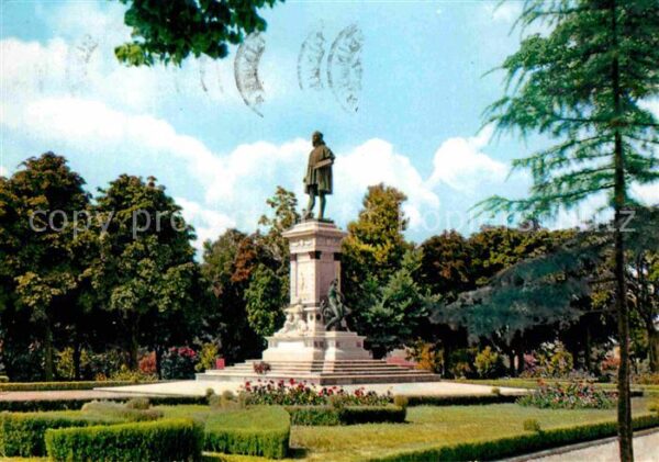 Urbino Raphaels Denkmal