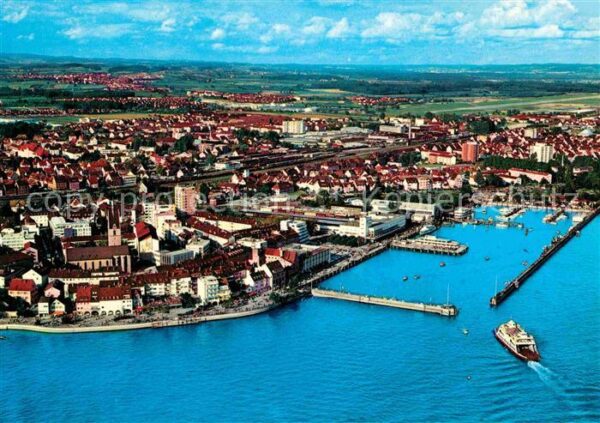 Friedrichshafen Bodensee Stadtbild mit Hafen Fliegeraufnahme bod
