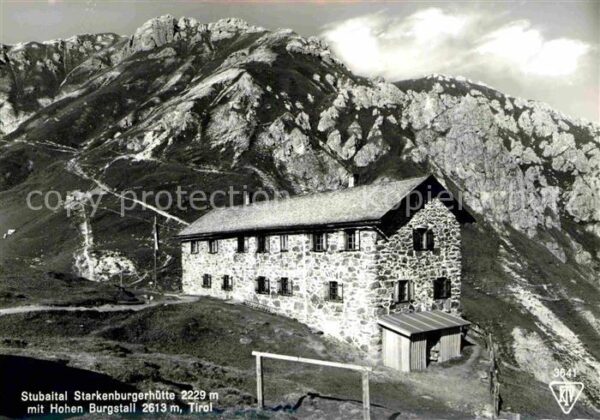 Starkenburgerhuette Schutzhaus mit Hohem Burgstall Stubaier