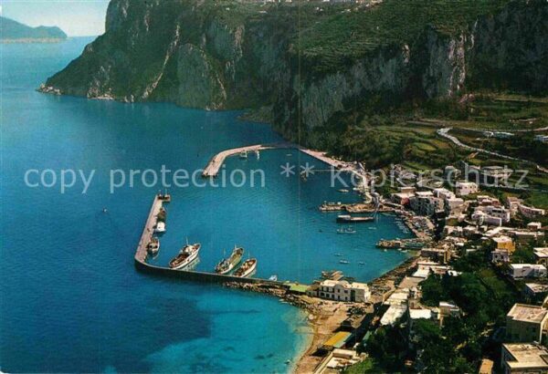Capri Fliegeraufnahme Hafen