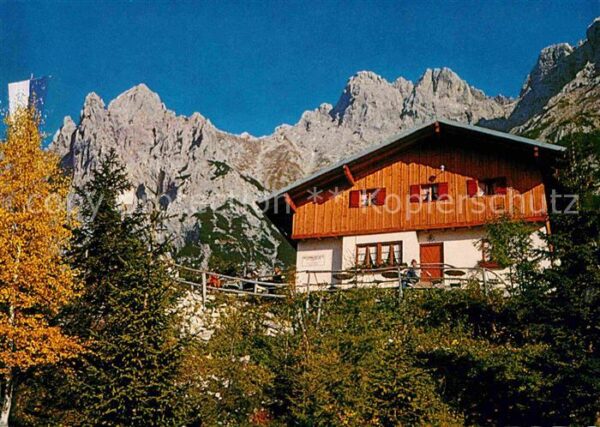 Mittenwald Bayern Mittenwalder-Hütte gegen Karwendelspitz