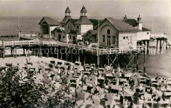 Sellin Ruegen Seebrücke Strand