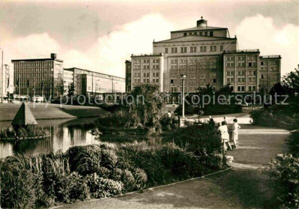 Leipzig Opernhaus mit Schwanenteich Messestadt