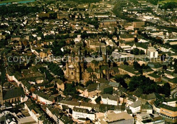 Trier Blick auf Dom und Liebfrauen Basilika F