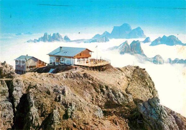 Rifugio Monte Lagazuoi verso Croda da Lago e Monte Pelmo Dolom