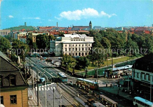 Goeteborg Kungsportsplatsen med Stora Teatern i b