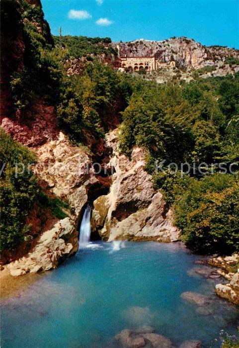 Subiaco Italien Laghetto di S Benedetto e veduta del Mo
