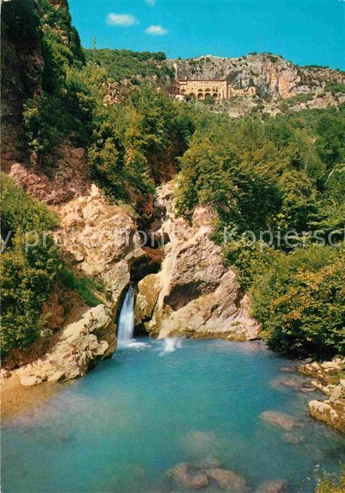 Subiaco Italien Laghetto di S Benedetto e veduta del Mo