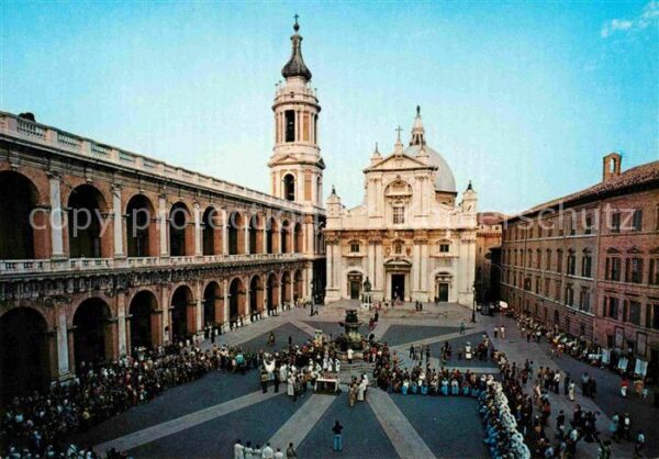 Loreto Ancona Pellegrini dei Treni Bianchi Piazza del