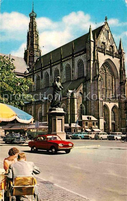 Haarlem Grote Markt met Grote Kerk Denkmal Kirc