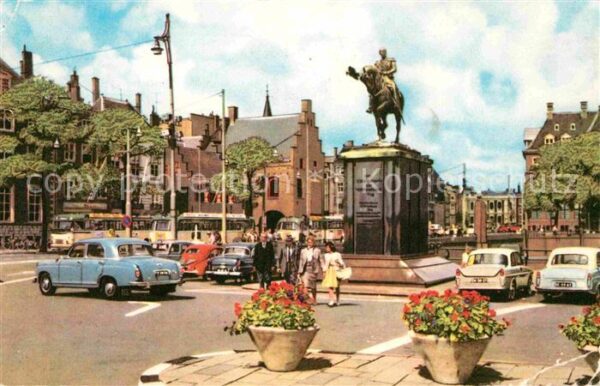 Den Haag Buitenhof met Standbeeld Willem II Reit