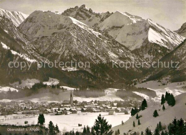 Oberstdorf Gesamtansicht mit Alpenpanorama im Wint