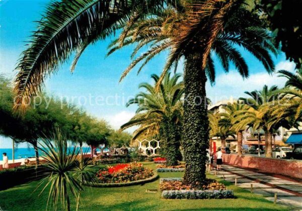 Pietra Ligure Giardini pubblici a mare Riviera delle
