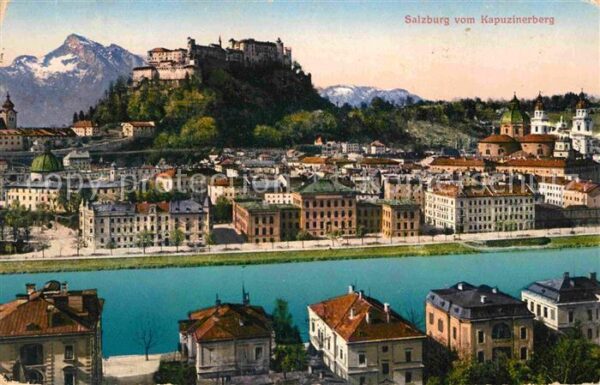 Salzburg Oesterreich Blick vom Kapuzinerberg