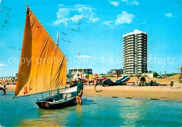 Lignano Pineta Grattacielo Ariston dal mare
