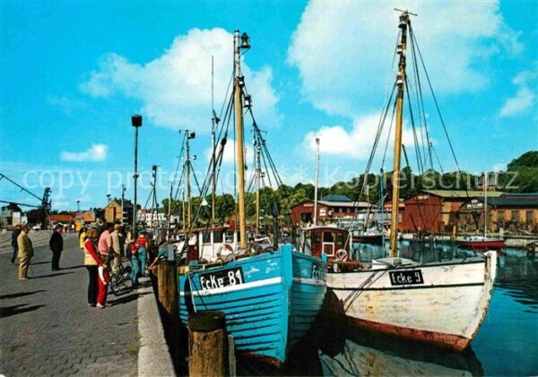 Eckernfoerde Fischerboote im Hafen